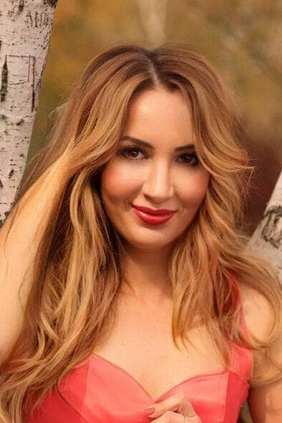 Lovely Alina, 35 y.o. from London, United Kingdom with Blonde hair — VeronikaLove