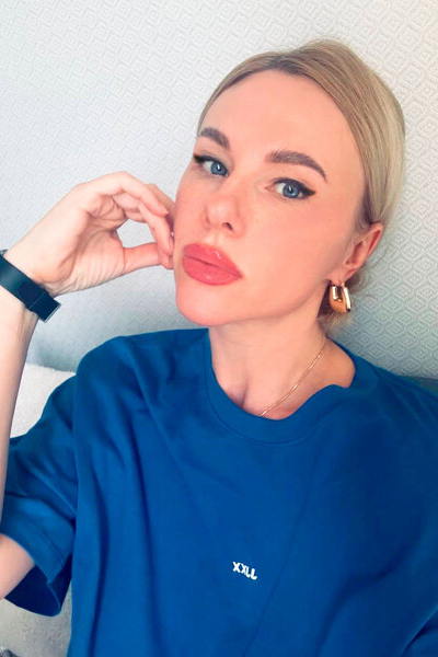 Graceful Charm: Ilona - Ella, 42 y.o. from Kyiv, Ukraine — VeronikaLove