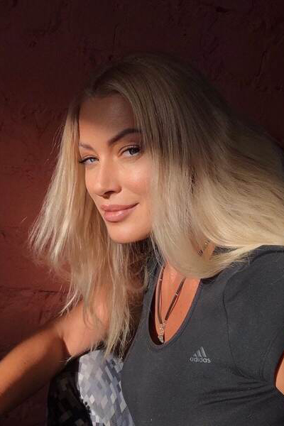 Magnetic Appeal: Viktoria, 52 y.o. from Kharkiv, Ukraine — VeronikaLove