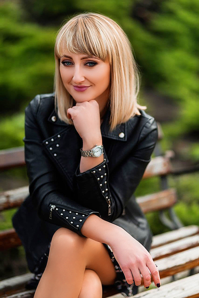 Graceful Allure: Marina, 40 y.o. from Uman, Ukraine — VeronikaLove