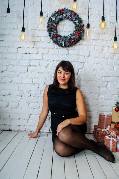 Captivating Victoriya, 41 y.o. from Kharkiv, Ukraine with Brown hair — VeronikaLove