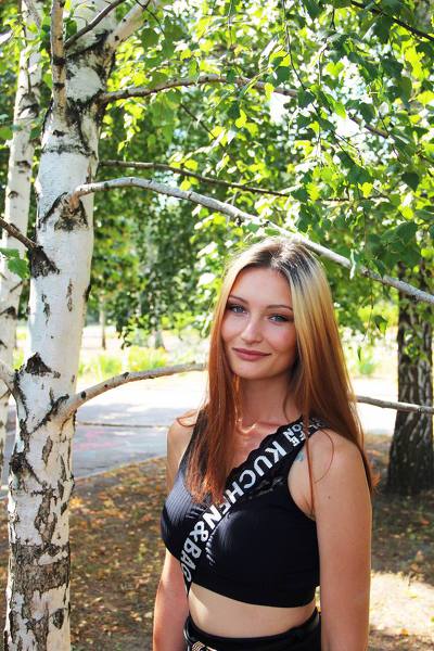 Elegant Enchantment: Anastasiya, 26 y.o. from Kherson, Ukraine — VeronikaLove