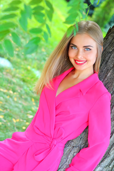 Radiant Alyona, 40 y.o. from Odesa, Ukraine with Golden hair — VeronikaLove