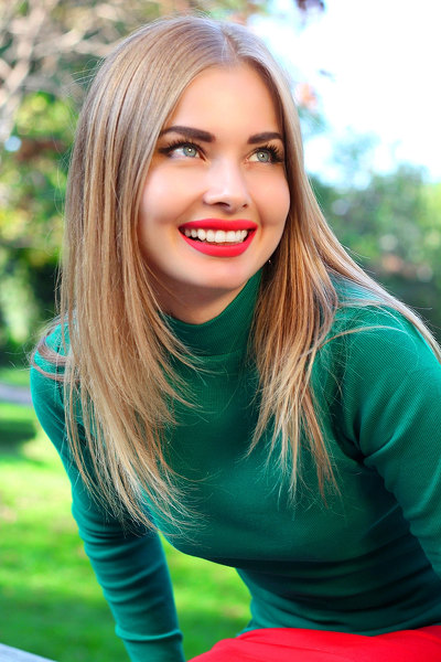 Radiant Alyona, 40 y.o. from Odesa, Ukraine with Golden hair — VeronikaLove