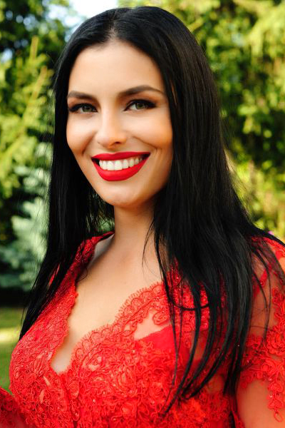 Charming Alyona, 30 y.o. from Kyiv, Ukraine with Dark-brown hair — VeronikaLove