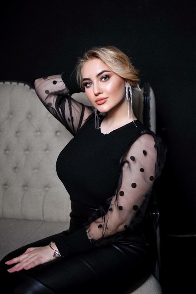 Enigmatic Elizaveta, 22 y.o. from Kyiv, Ukraine with Blonde hair — VeronikaLove