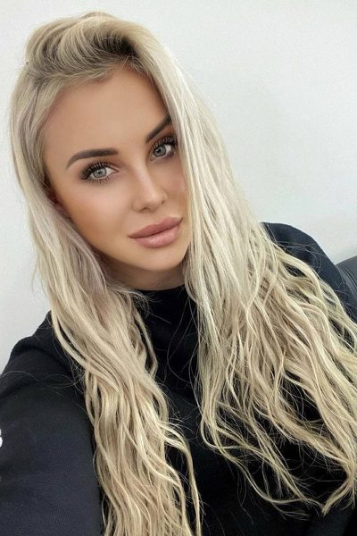 Magnetic Allure: Valeriya, 26 y.o. from Dnipro, Ukraine — VeronikaLove