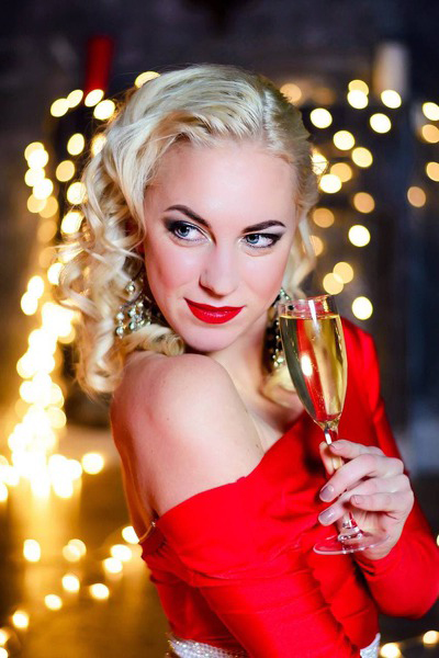 Sophisticated Elegance: Alina, 34 y.o. from Kharkiv, Ukraine — VeronikaLove