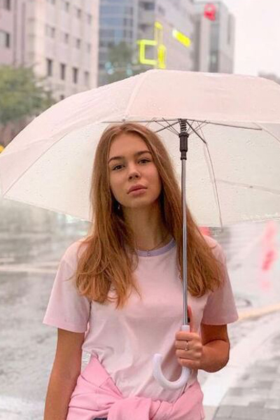 Radiant Beauty: Yulia, 22 y.o. from Kharkiv, Ukraine — VeronikaLove