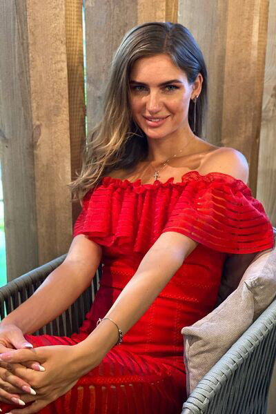 Vivacious Karolina, 34 y.o. from Kyiv, Ukraine with Chestnut hair — VeronikaLove