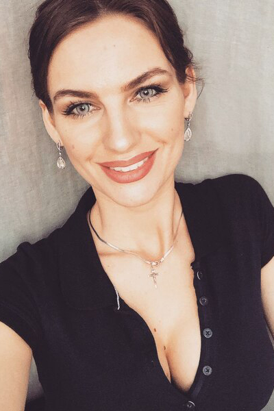 Vivacious Karolina, 34 y.o. from Kyiv, Ukraine with Chestnut hair — VeronikaLove