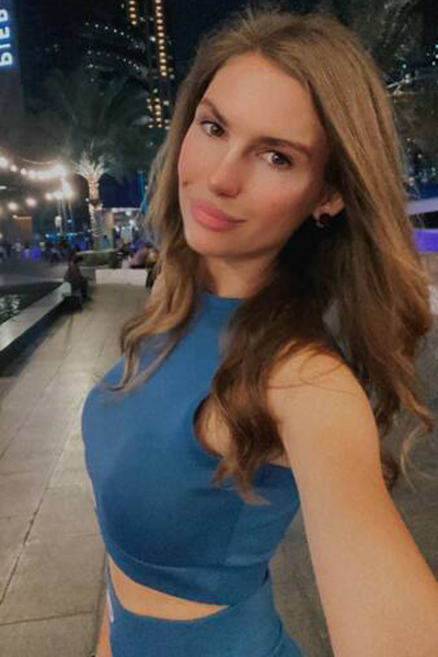 Vivacious Karolina, 35 y.o. from Kyiv, Ukraine with Chestnut hair — VeronikaLove
