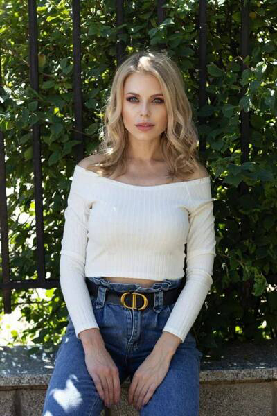 Ethereal Charm: Valentina, 37 y.o. from Krakow, Poland — VeronikaLove