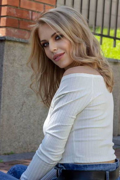 Ethereal Charm: Valentina, 37 y.o. from Krakow, Poland — VeronikaLove