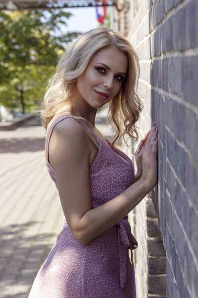 Ethereal Charm: Valentina, 37 y.o. from Krakow, Poland — VeronikaLove