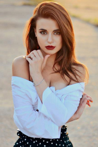 Graceful Radiance: Alina, 26 y.o. from Chernihiv, Ukraine — VeronikaLove