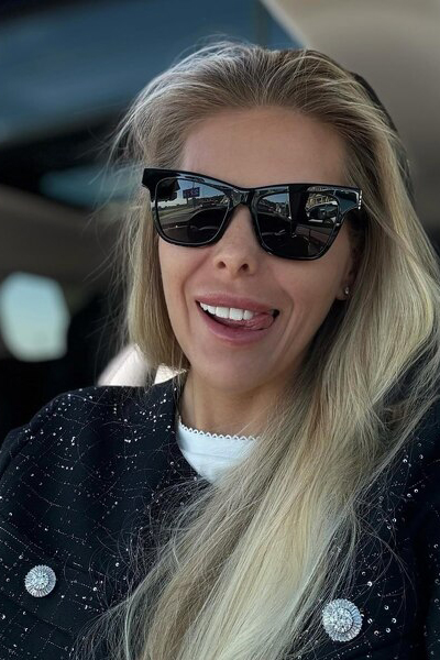 Captivating Elegance: Maria, 33 y.o. from Krakow, Poland — VeronikaLove