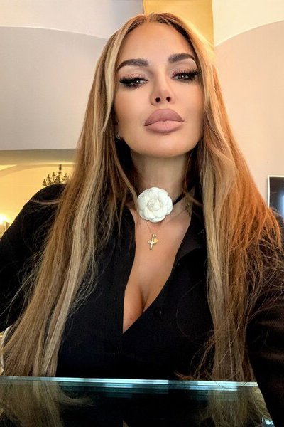 Timeless Beauty: Darina, 50 y.o. from Milan, Italy — VeronikaLove