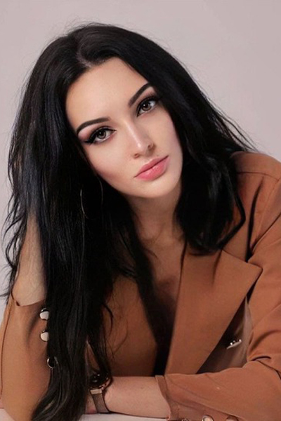 Mystical Allure: Ivanna, 24 y.o. from Dnipro, Ukraine — VeronikaLove