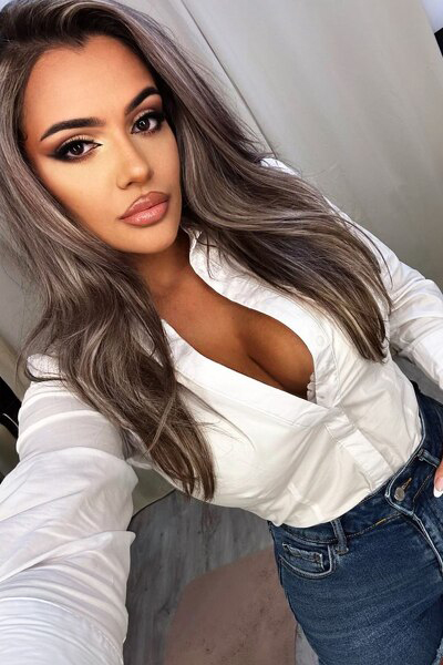 Magnetic Allure: Andreea, 31 y.o. from Judetul Alba, Romania — VeronikaLove