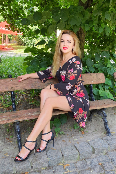 Divine Radiance: Tatiana, 33 y.o. from Uman, Ukraine — VeronikaLove