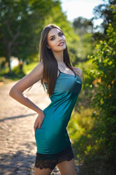 Captivating Elegance: Alina, 25 y.o. from Kharkiv, Ukraine — VeronikaLove