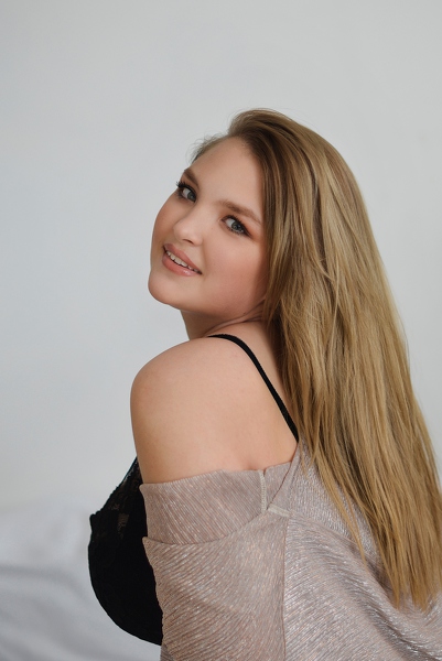 Enchanting Presence: Kseniya, 22 y.o. from Kharkiv, Ukraine — VeronikaLove