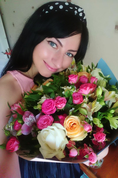 Sparkling Essence: Yuliia, 30 y.o. from Zaporizhzhia, Ukraine — VeronikaLove