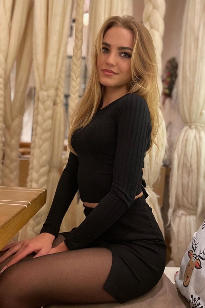 Graceful Presence: Nadejda, 28 y.o. from Chisinau, Moldova — VeronikaLove