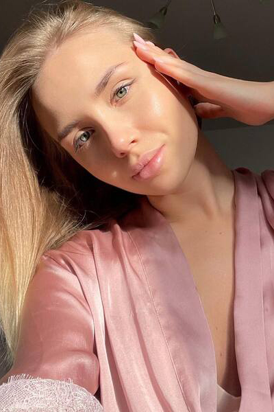 Charming Radiance: Elizaveta, 26 y.o. from Lviv, Ukraine — VeronikaLove