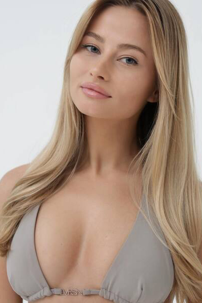 Radiant Allure: Anastasia, 29 y.o. from Chisinau, Moldova — VeronikaLove