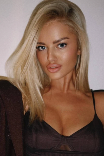 Enchanting Aura: Anjela, 30 y.o. from Kyiv, Ukraine — VeronikaLove