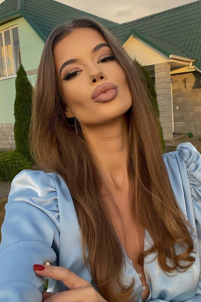 Captivating Yulia, 28 y.o. from Vilniaus Apskritis, Lithuania with Light-brown hair — VeronikaLove