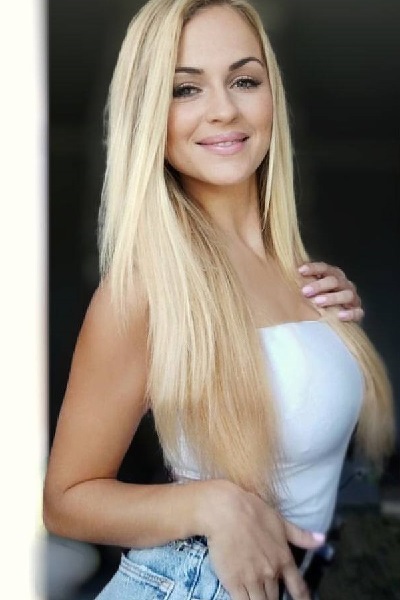 Dynamic Alisa, 38 y.o. from Lviv, Ukraine with Blonde hair — VeronikaLove