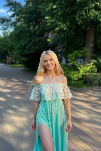 Dynamic Janna, 35 y.o. from Lorru Marz, Armenia with Light-brown hair — VeronikaLove