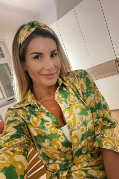 Captivating Aura: Ludmila, 39 y.o. from Berlin, Germany — VeronikaLove