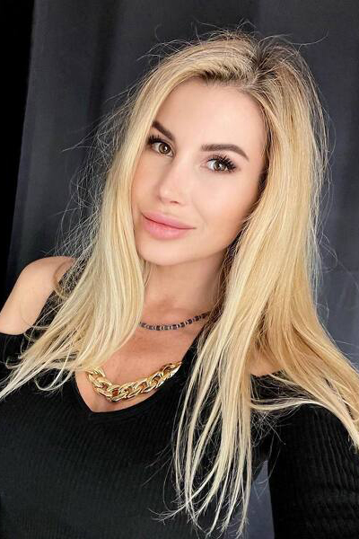 Captivating Aura: Ludmila, 39 y.o. from Berlin, Germany — VeronikaLove