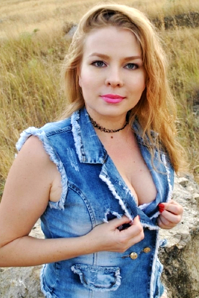 Lovely Alla, 44 y.o. from Kherson, Ukraine with Blonde hair — VeronikaLove