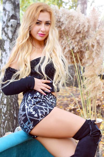 Elegant Tatiana, 36 y.o. from Pavlohrad, Ukraine with Chestnut hair — VeronikaLove