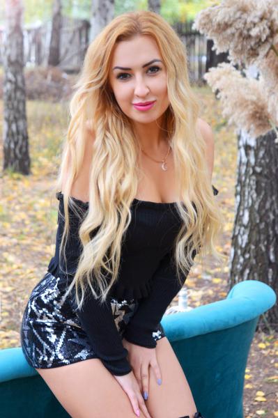 Elegant Tatiana, 36 y.o. from Pavlohrad, Ukraine with Chestnut hair — VeronikaLove