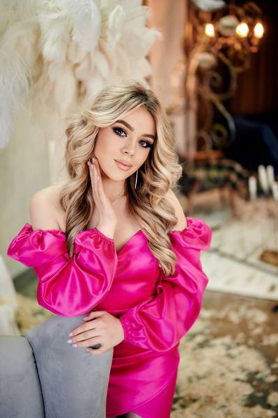 Graceful Radiance: Anna, 21 y.o. from Cherkasy, Ukraine — VeronikaLove