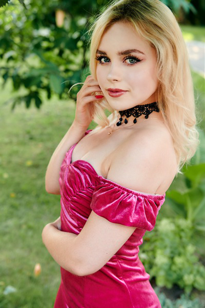 Magnetic Charm: Angelika, 21 y.o. from Cherkasy, Ukraine — VeronikaLove