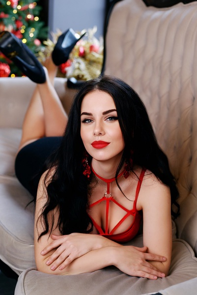 Enchanting Aura: Valeriya, 28 y.o. from Zaporizhzhia, Ukraine — VeronikaLove