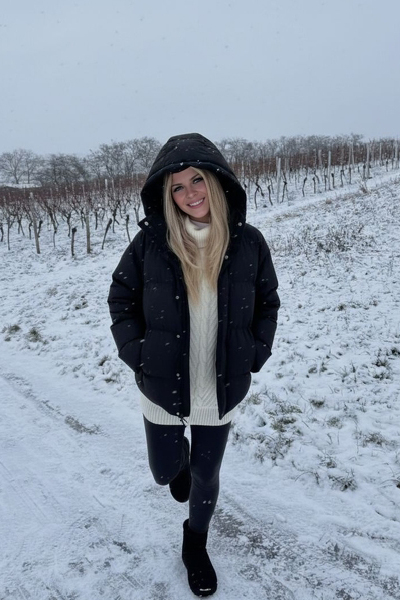 Magnetic Allure: Anna, 36 y.o. from Almaty, Kazakhstan — VeronikaLove