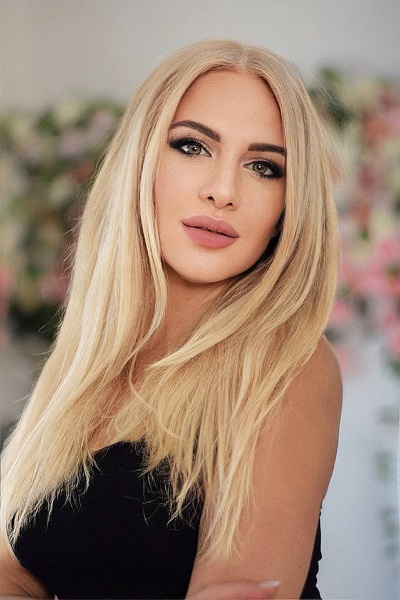 Elegant Anna, 42 y.o. from Kharkiv, Ukraine with Blonde hair — VeronikaLove