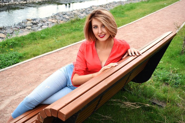 Dynamic Valentina, 33 y.o. from Uman, Ukraine with Light-brown hair — VeronikaLove