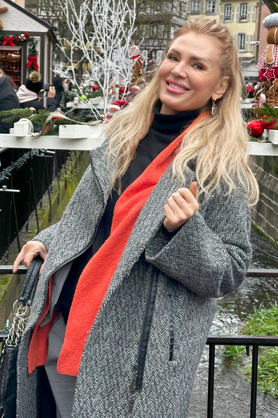 Lovely Victoria, 48 y.o. from Duisburg, Germany with Blonde hair — VeronikaLove