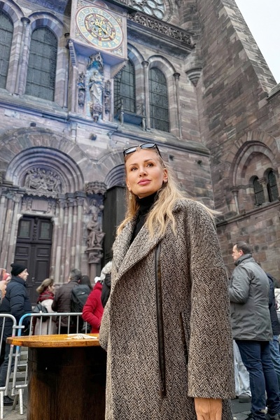 Lovely Victoria, 48 y.o. from Duisburg, Germany with Blonde hair — VeronikaLove