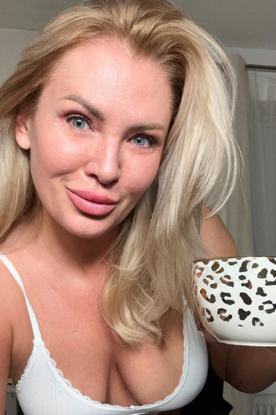 Lovely Victoria, 48 y.o. from Duisburg, Germany with Blonde hair — VeronikaLove