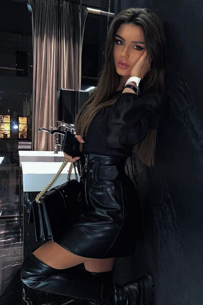 Captivating Elegance: Catalina, 24 y.o. from London, United Kingdom — VeronikaLove